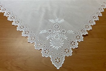 Kosička   5500,-Kč Jemné plátno