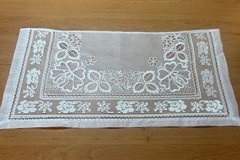 Límec bílý s ažurou  3600,-Kč